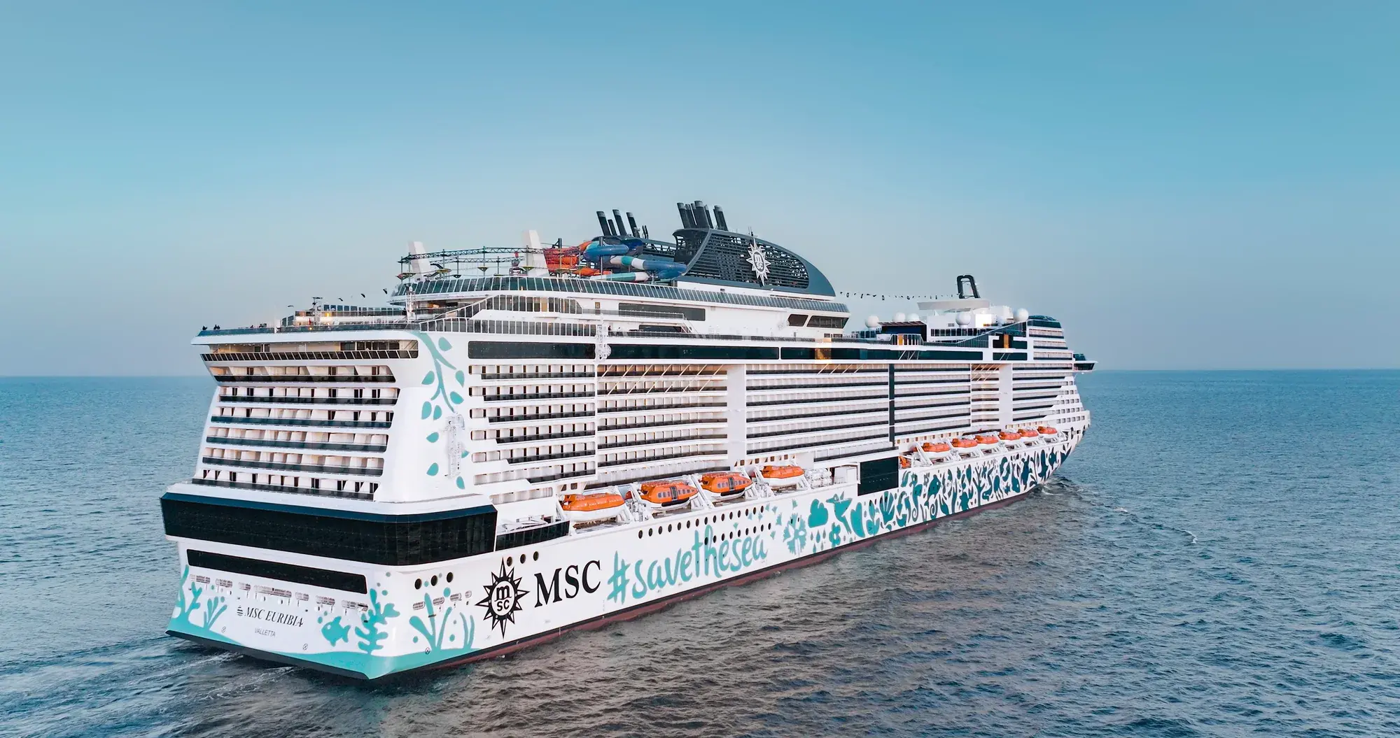 MSC Euribia açık denizde, kıç tarafından görünüm