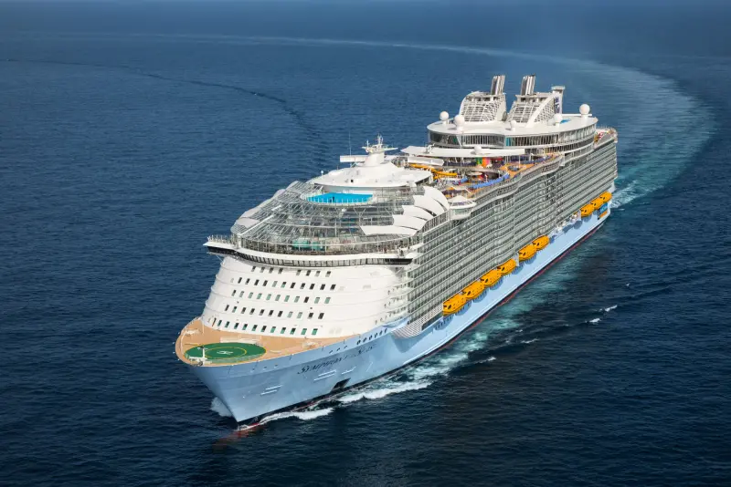 Symphony of the Seas pruvadan havadan görünüm