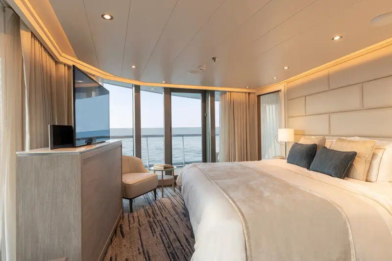 Silver Origin – Owner's Suite