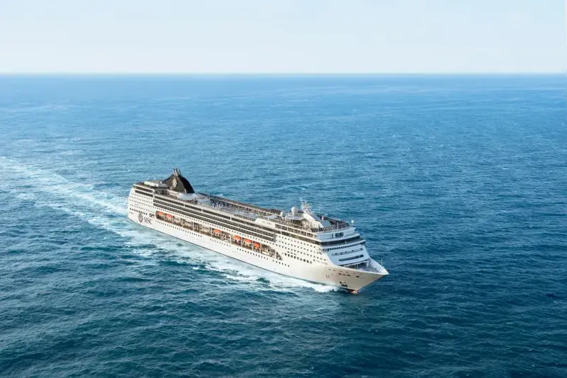 MSC Opera açık denizde seyir halinde, havadan görünüm
