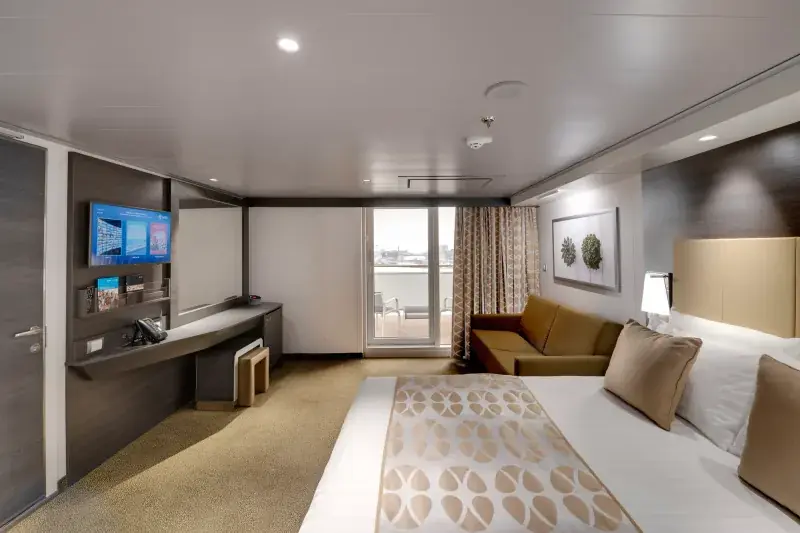 MSC Bellissima Aurea premium suit, balkon ve oturma köşesi