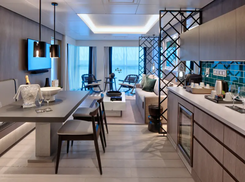 Celebrity Beyond Royal Suite oturma alanı