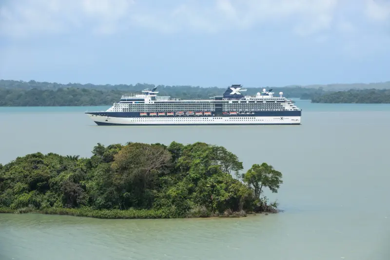 Celebrity Infinity Panama Kanalı'nda