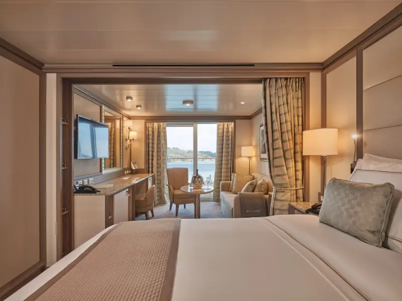 Silver Moon – Classic Veranda Suite