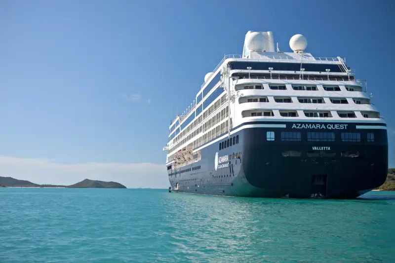 Azamara Quest Avustralya'da Thursday Island'da, kıçtan görünüm