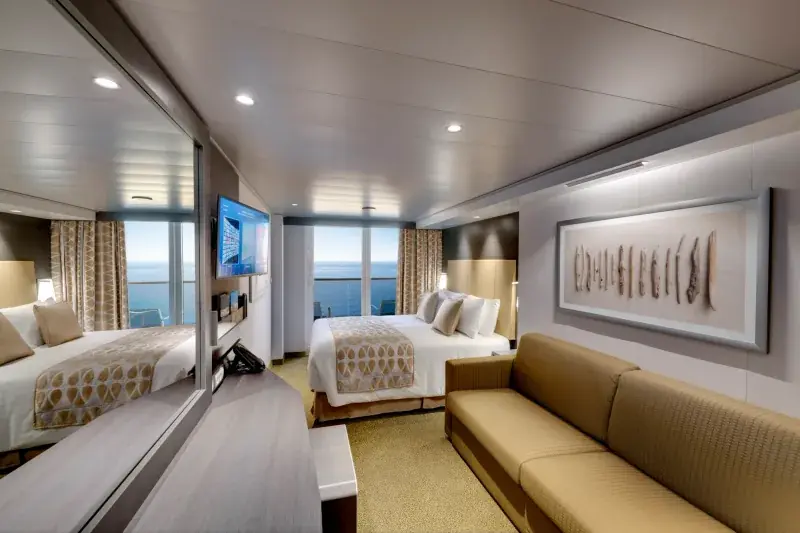 MSC Bellissima deluxe balkonlu kabin, deniz manzarası ve kanepe