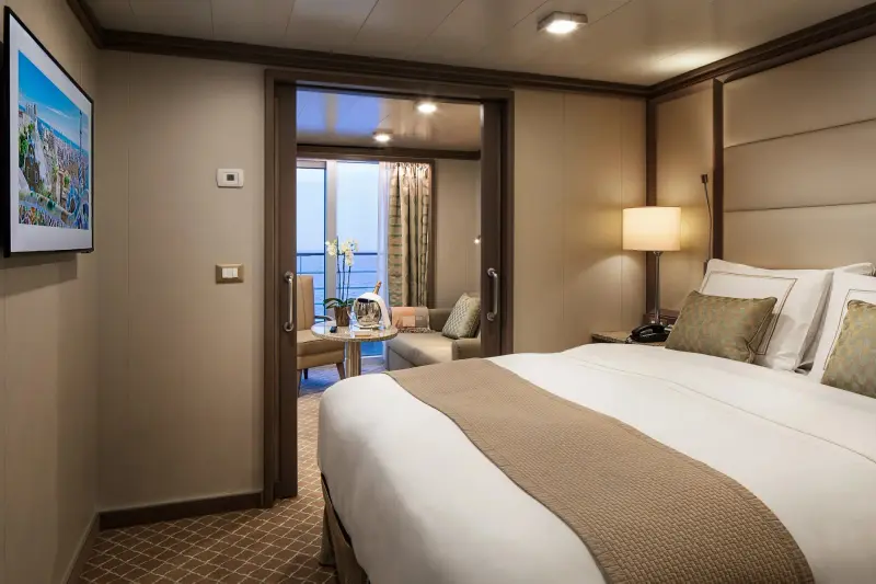 Silver Muse – Medallion Suite