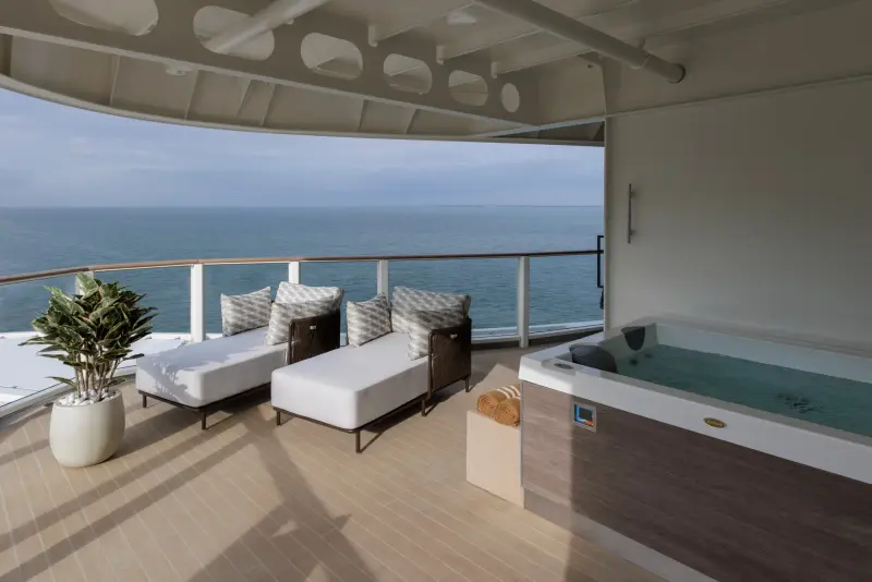 Silver Ray – Otium Suite