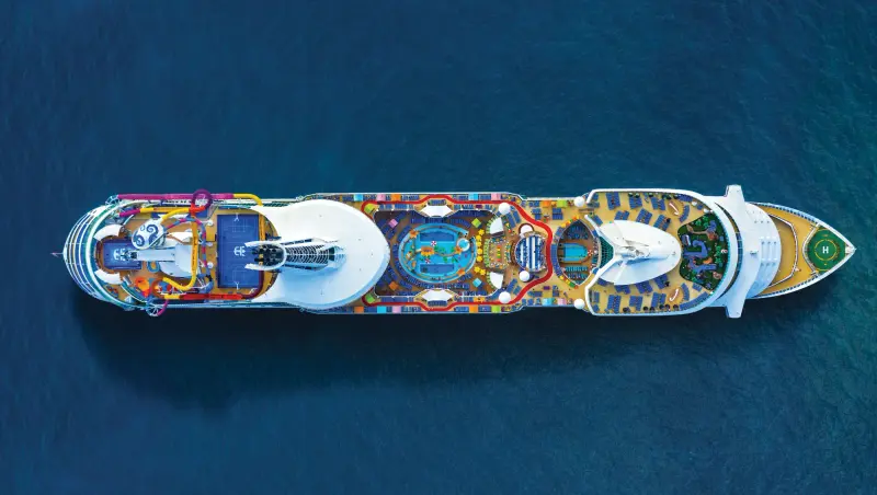Navigator of the Seas tam yukarıdan görünüm