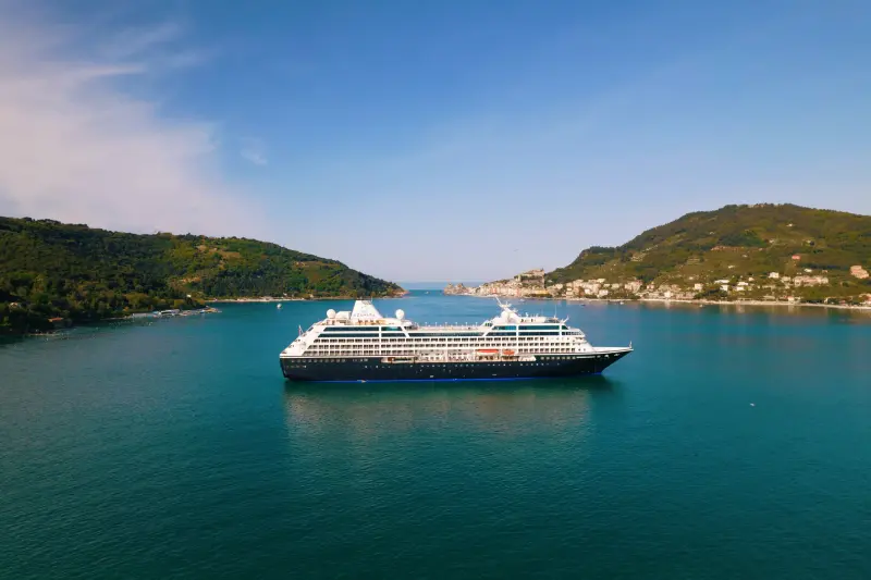 Azamara Onward Portovenere koyunda