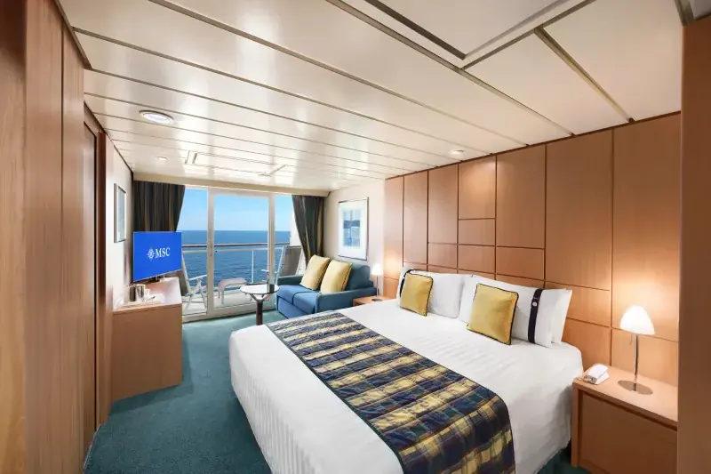 MSC Armonia junior suit, balkon ve oturma köşesi