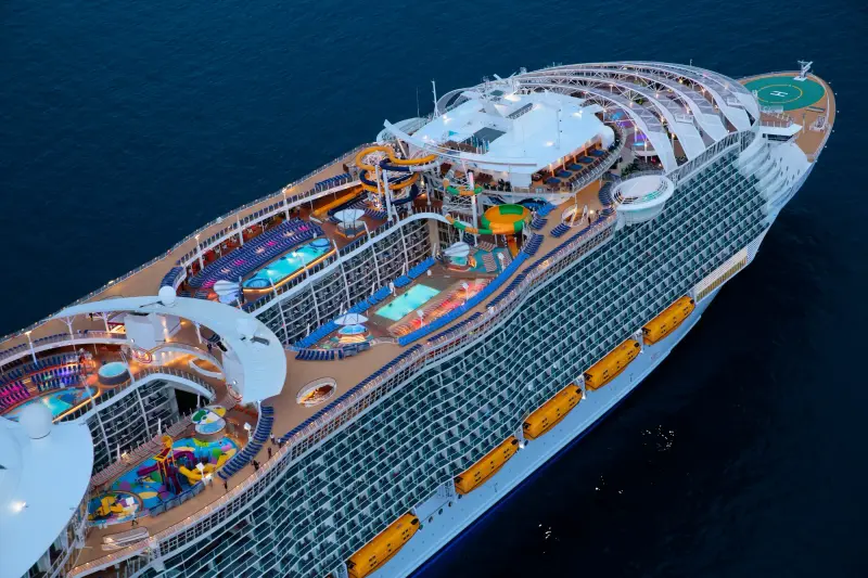 Harmony of the Seas üst güverteleri, havadan görünüm
