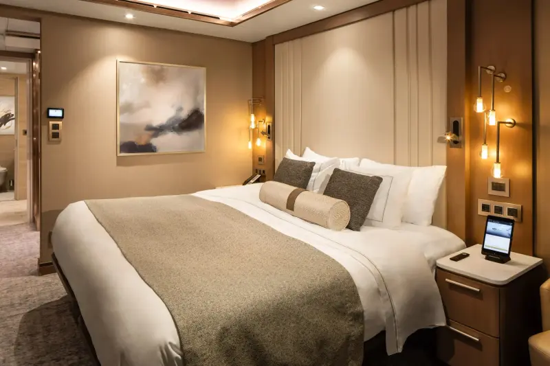 Silver Endeavour – Master Suite
