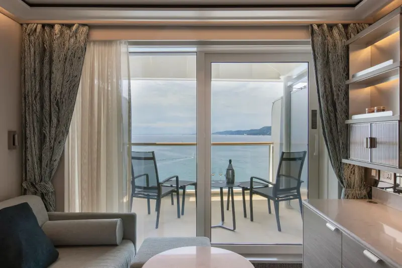 Silver Ray – Classic Veranda Suite