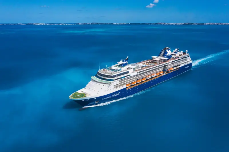 Celebrity Summit Bermuda açıklarında