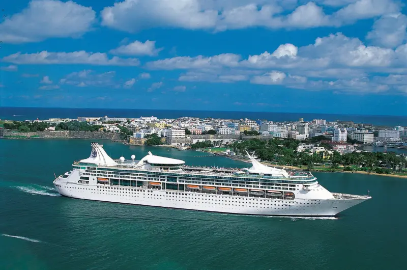 Enchantment of the Seas San Juan önünde