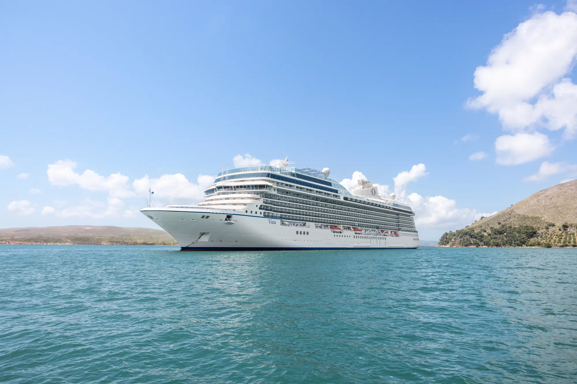 Oceania Vista Kefalonya'da Argostoli açıklarında