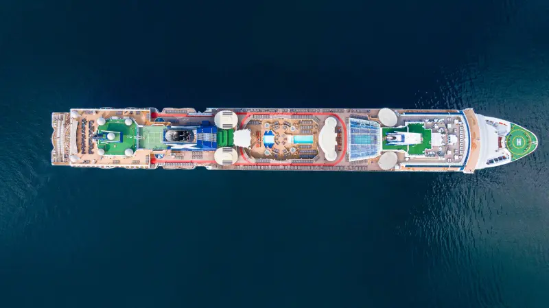 Celebrity Millennium tam yukarıdan görünüm