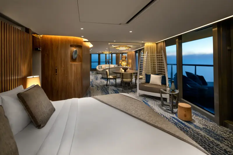 Celebrity Flora Penthouse Suite yatak odası