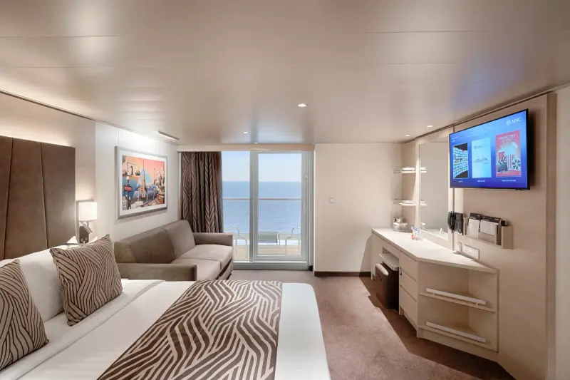 MSC World America Aurea premium suit (SL1)