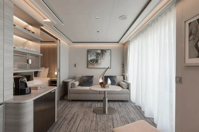 Silver Ray – Premium Medallion Suite