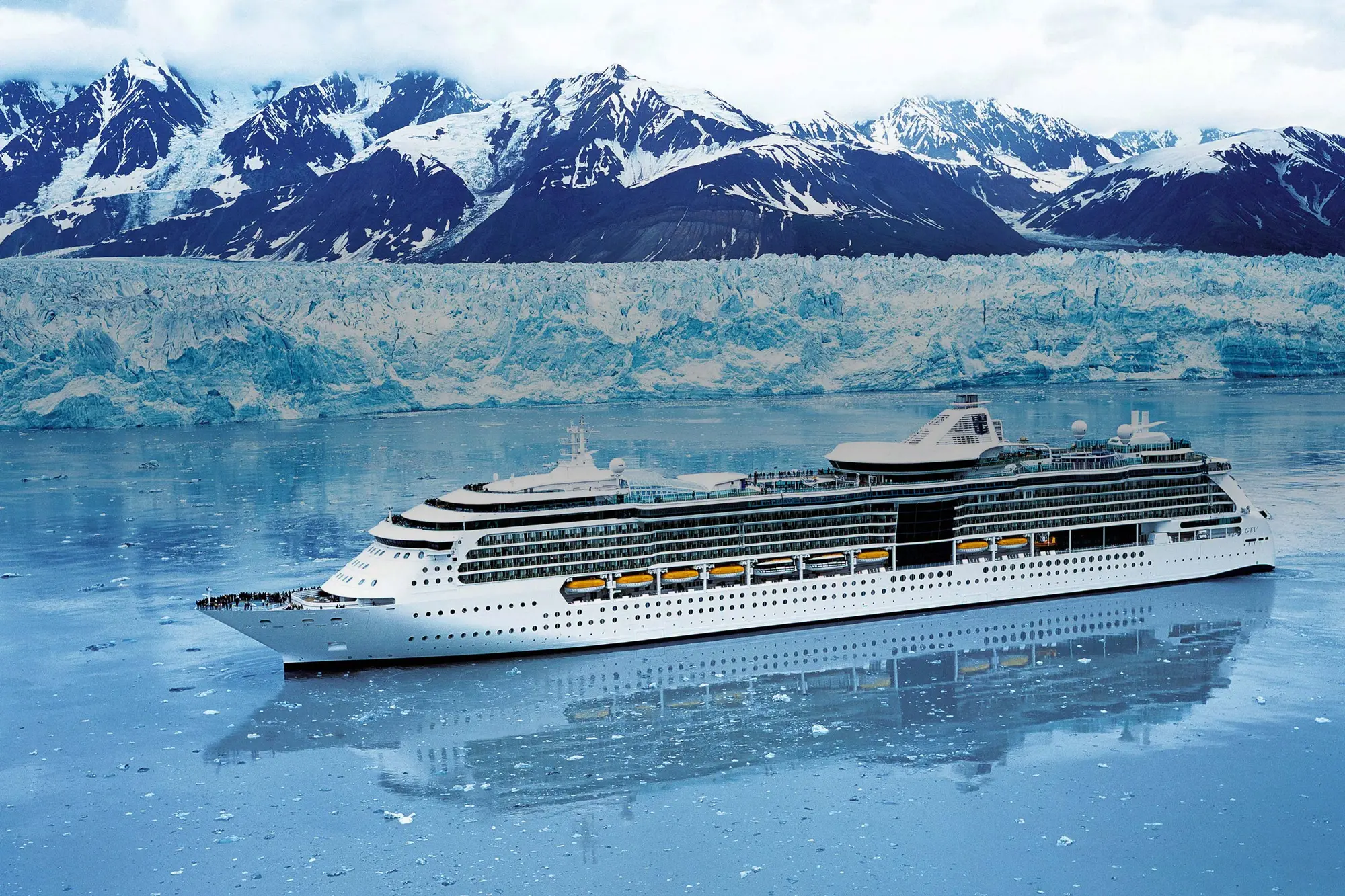 Brilliance of the Seas Alaska'da buzul önünde