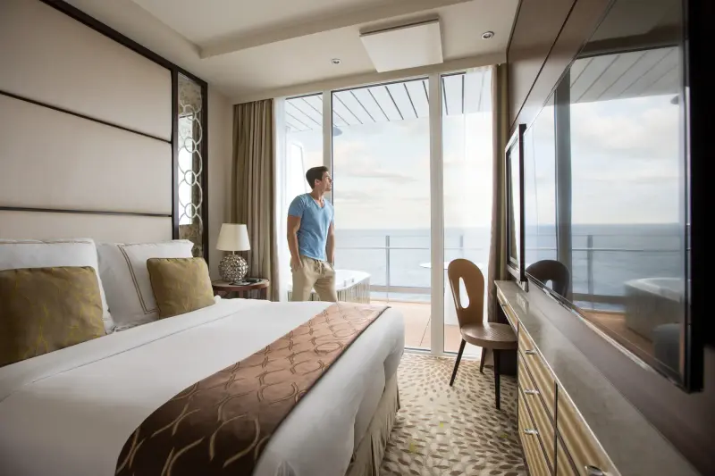 Celebrity Eclipse Signature Suite yatak odası