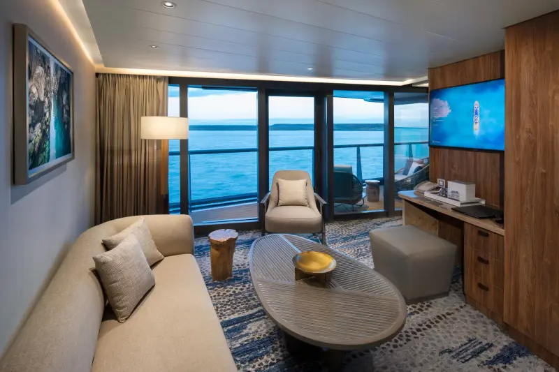 Celebrity Flora Royal Suite oturma alanı