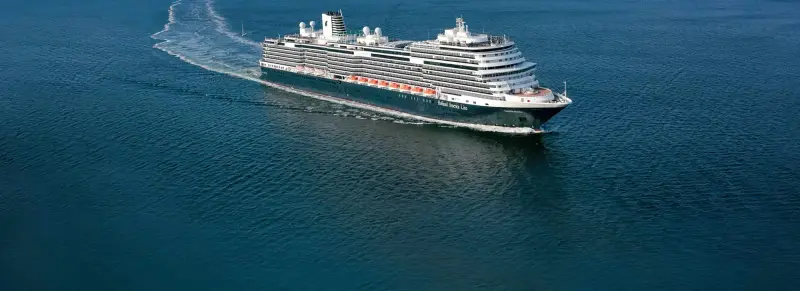 Koningsdam açık denizde seyir hâlinde