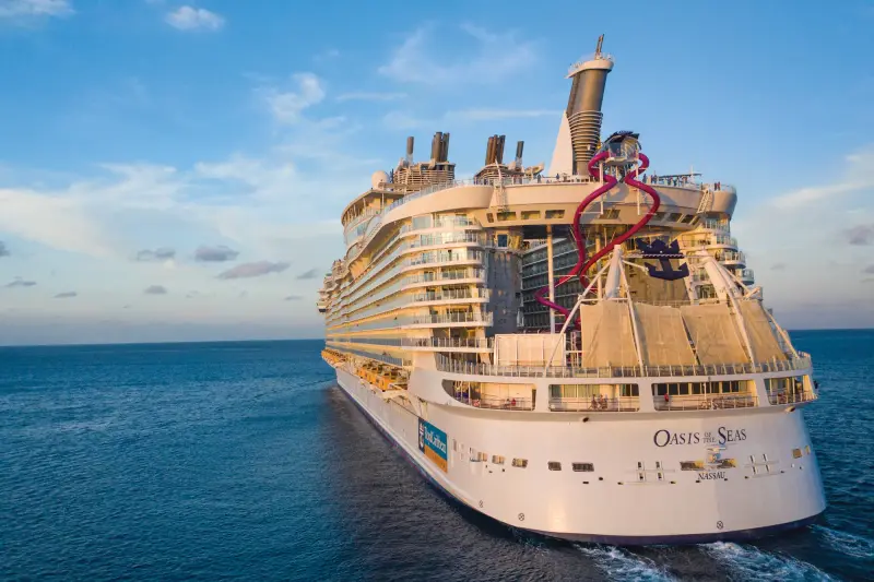 Oasis of the Seas kıçtan görünüm, Ultimate Abyss kaydırağı
