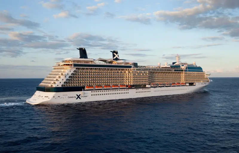 Celebrity Eclipse yandan görünüm