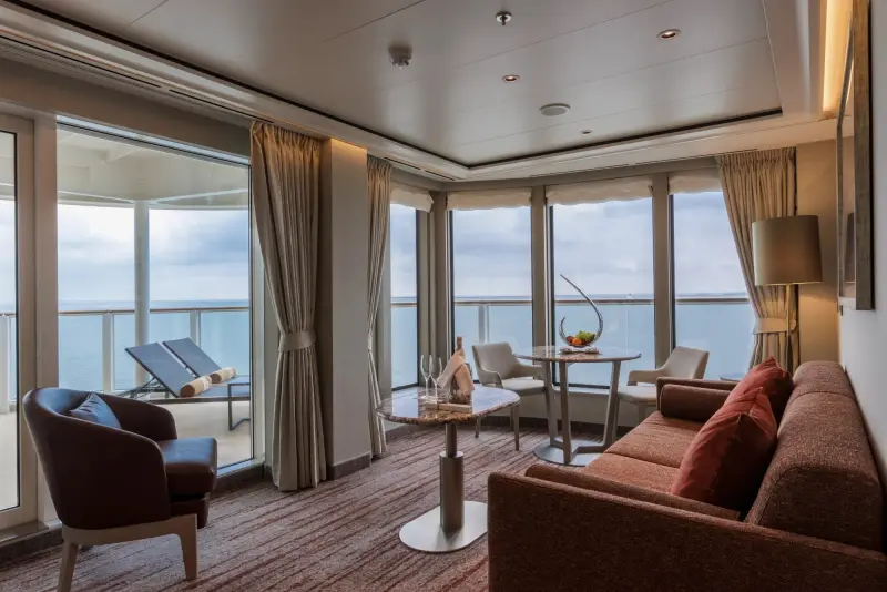 Silver Ray – Master Suite