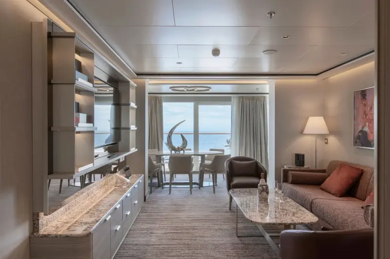 Silver Ray – Owner's Suite