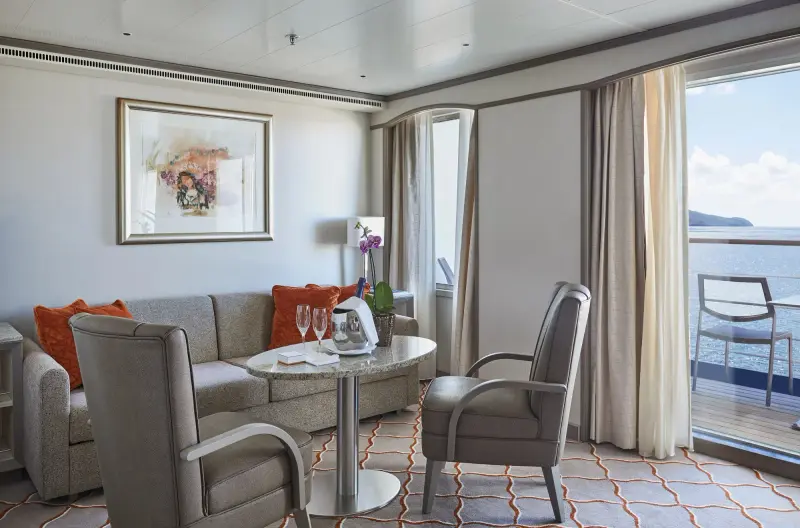 Silver Shadow – Medallion Suite