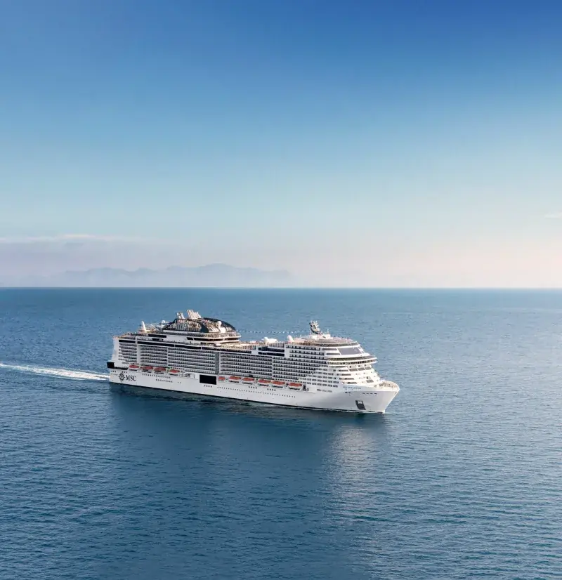 MSC Bellissima sakin denizde seyir halinde