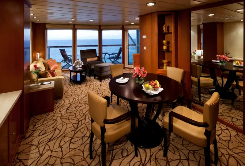Celebrity Infinity Celebrity Suite oturma alanı
