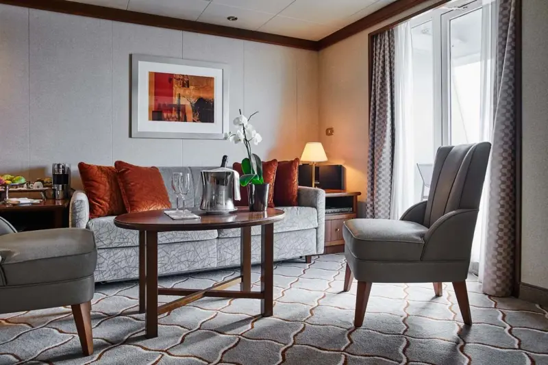 Silver Wind – Medallion Suite