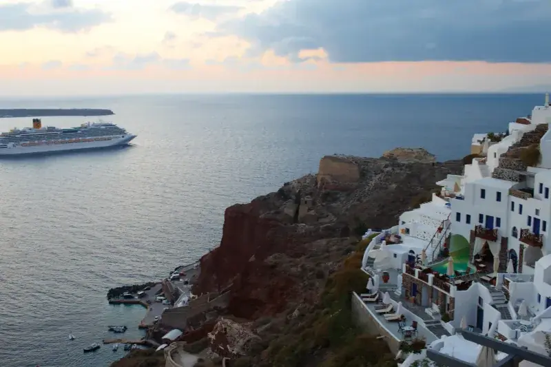 Costa Pacifica Santorini açıklarında