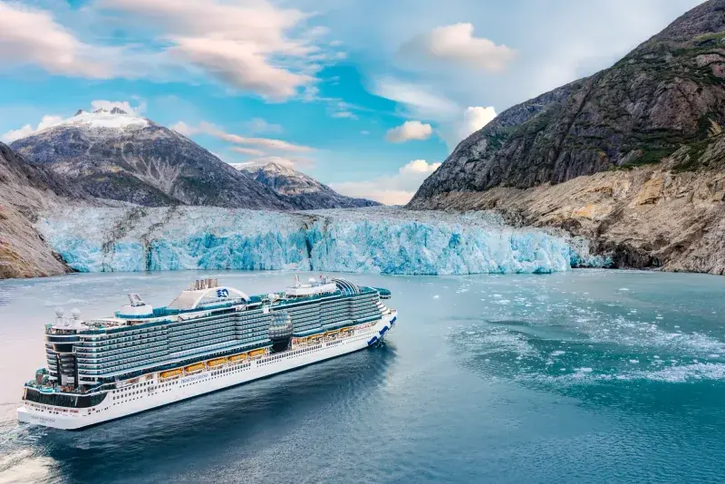 Star Princess Alaska'da Dawes Buzulu önünde; görselleştirme