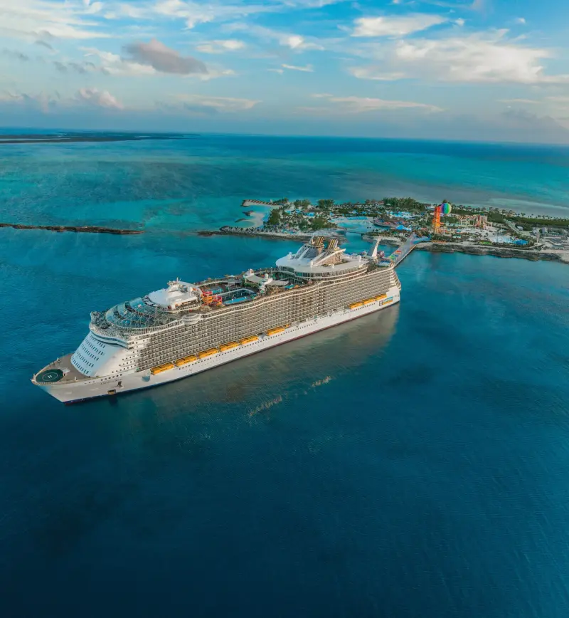 Oasis of the Seas sabah Perfect Day CocoCay açıklarında