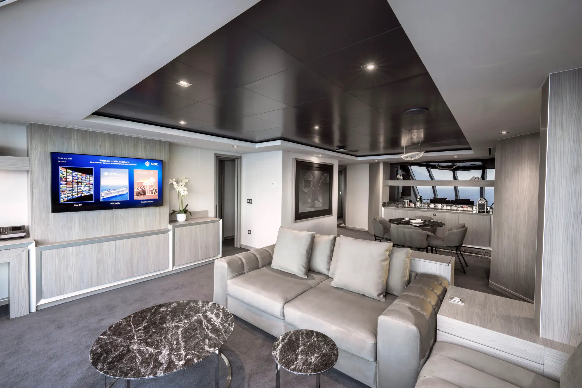 MSC Seashore jakuzili MSC Yacht Club Owner's suit (YC4), salon