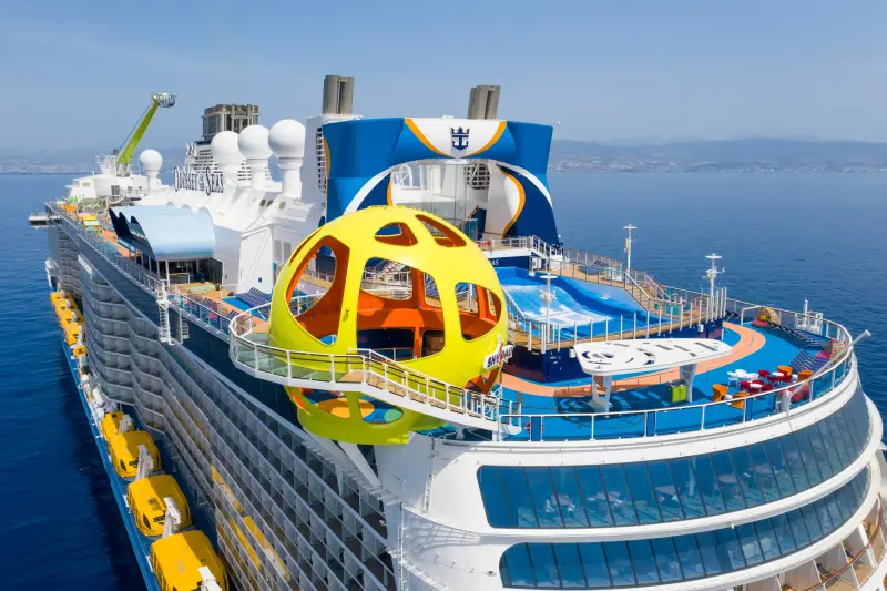 Odyssey of the Seas kıç güverteleri, havadan görünüm