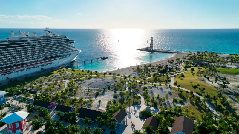 Ocean Cay'de MSC gemisi, deniz feneri ve plaj